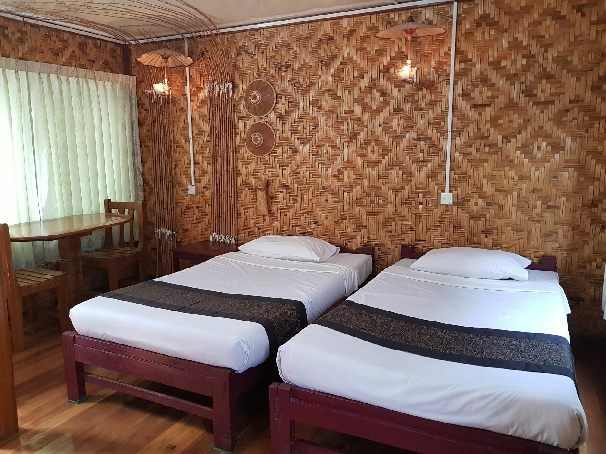 Mingalar Inn Inle Lake Екстер'єр фото